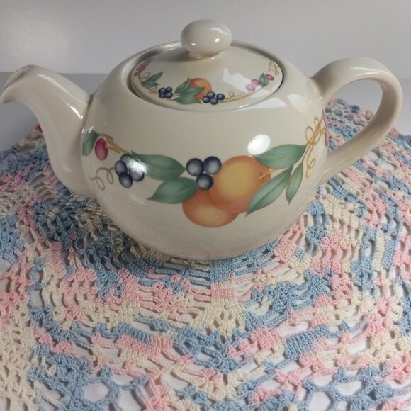 Corelle Abundance Teapot Fine Porcelain Made in Japan Robinson Design Group 1991 - Picture 3 of 17